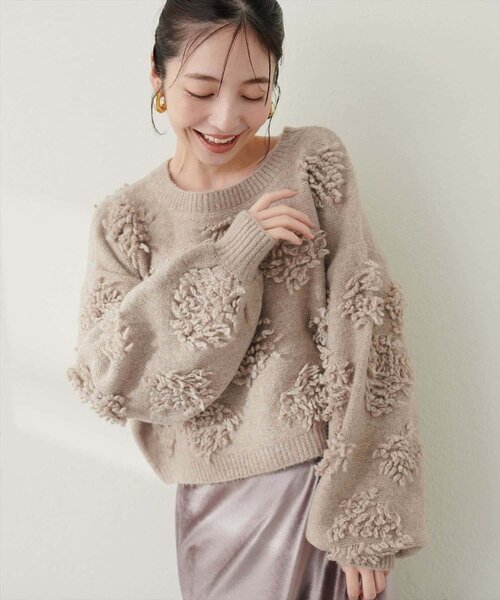 natural couture(ナチュラルクチュール)の「もしゃもしゃフラワーライクショートニット(ニット/セーター・レディース・チャコールグレー/ブラウン/オフホワイト/オレンジ/ブルー/ピンク/モカ・FREE)」の8枚目の写真