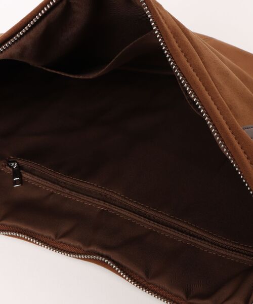 Knuth Marf（クヌースマーフ）の「Knuth Marf suede moon bag（ショルダーバッグ・レディース・ブラウン・FREE）」の7枚目の写真