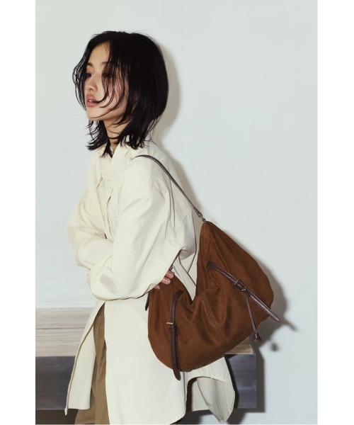 Knuth Marf（クヌースマーフ）の「Knuth Marf suede moon bag（ショルダーバッグ・レディース・ブラウン・FREE）」の4枚目の写真