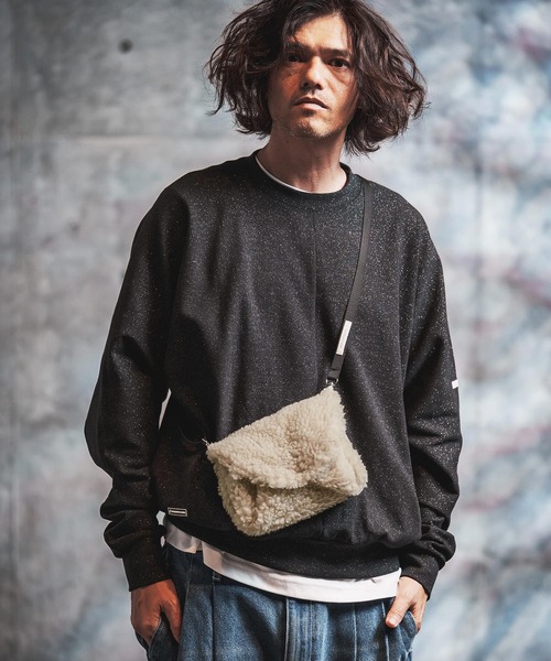 GLIMCLAP(グリムクラップ)の「mko13931-Shearling 2-Way Flap Bag ミニフラップバッグ(212-031-gla-cg)(ショルダーバッグ・メンズ・ベージュ/ブラック・FREE)」の6枚目の写真