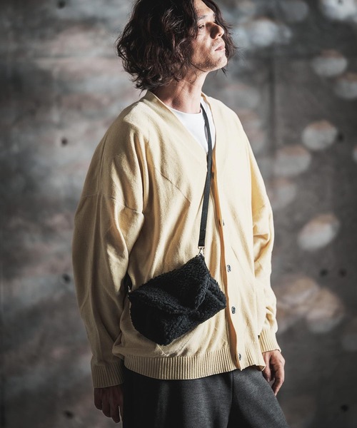 GLIMCLAP(グリムクラップ)の「mko13931-Shearling 2-Way Flap Bag ミニフラップバッグ(212-031-gla-cg)(ショルダーバッグ・メンズ・ベージュ/ブラック・FREE)」の13枚目の写真