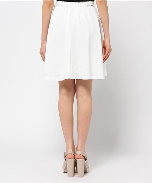 RAY CASSIN（レイカズン）の「巻きフレアミニスカート（スカート・レディース・オフホワイト/ネイビー/サックスブルー・FREE）」の6枚目の写真