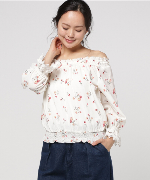 Honeys（ハニーズ）の「オフショルプルオーバー（シャツ/ブラウス・レディース・ブラック系その他/ホワイト系その他2/ブルー系その他2/ブルー系その他/ホワイト系その他/ホワイト系その他3・M/L）」の2枚目の写真