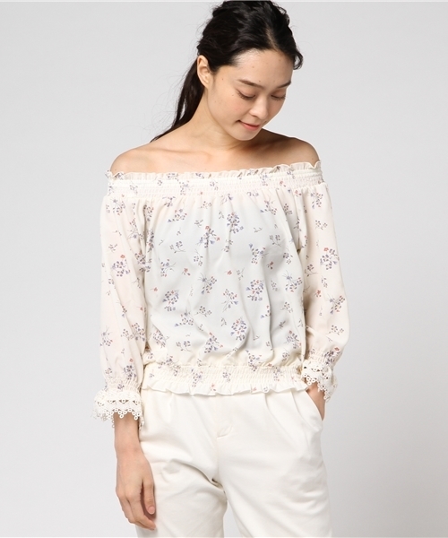 Honeys（ハニーズ）の「オフショルプルオーバー（シャツ/ブラウス・レディース・ブラック系その他/ホワイト系その他2/ブルー系その他2/ブルー系その他/ホワイト系その他/ホワイト系その他3・M/L）」の3枚目の写真