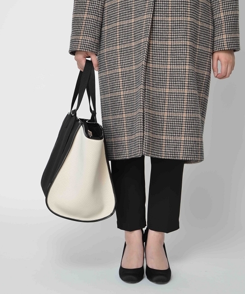 SOLPRESA（ソルプレーサ）の「ボンディングトートバッグ（トートバッグ・レディース・ブラック/グレー/ベージュ/ブラック×ブラック・ONE SIZE）」の9枚目の写真