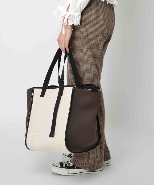 SOLPRESA（ソルプレーサ）の「ボンディングトートバッグ（トートバッグ・レディース・ブラック/グレー/ベージュ/ブラック×ブラック・ONE SIZE）」の13枚目の写真