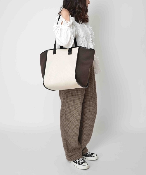 SOLPRESA（ソルプレーサ）の「ボンディングトートバッグ（トートバッグ・レディース・ブラック/グレー/ベージュ/ブラック×ブラック・ONE SIZE）」の14枚目の写真