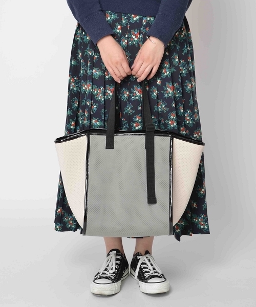 SOLPRESA（ソルプレーサ）の「ボンディングトートバッグ（トートバッグ・レディース・ブラック/グレー/ベージュ/ブラック×ブラック・ONE SIZE）」の17枚目の写真