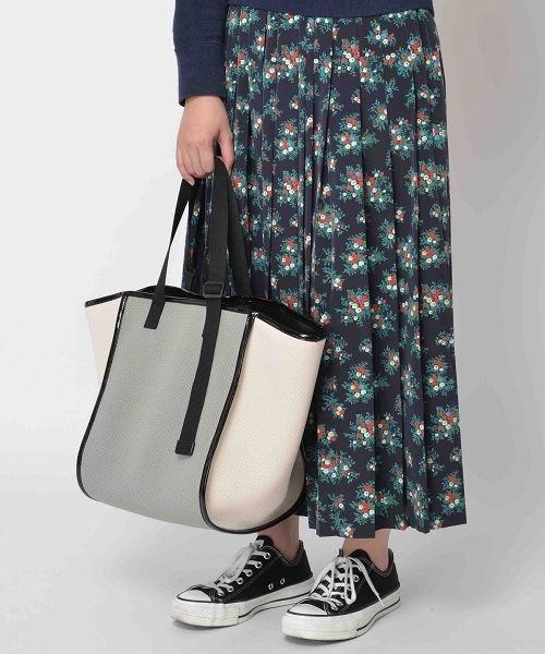 SOLPRESA（ソルプレーサ）の「ボンディングトートバッグ（トートバッグ・レディース・ブラック/グレー/ベージュ/ブラック×ブラック・ONE SIZE）」の18枚目の写真