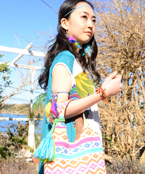 チャイハネ（チャイハネ）の「【チャイハネ】フェザーヒッピーピアス（ピアス（両耳用）・レディース・ナチュラル/カラフル・FREE）」の9枚目の写真