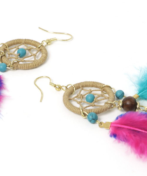 チャイハネ（チャイハネ）の「【チャイハネ】フェザーヒッピーピアス（ピアス（両耳用）・レディース・ナチュラル/カラフル・FREE）」の4枚目の写真