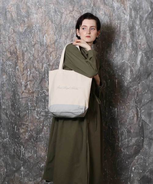 knock through abstraction(ノックスルーアブストラクション)の「【knock through abstraction/ノックスルーアブストラクション】sign logo tote/サインロゴ刺繍トート(トートバッグ・レディース・ブラック/ナチュラル/ネイビー/グレー/その他2/その他1/その他3/その他4/その他5/レッド/その他6・FREE)」の7枚目の写真