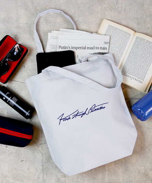 knock through abstraction(ノックスルーアブストラクション)の「【knock through abstraction/ノックスルーアブストラクション】sign logo tote/サインロゴ刺繍トート(トートバッグ・レディース・ブラック/ナチュラル/ネイビー/グレー/その他2/その他1/その他3/その他4/その他5/レッド/その他6・FREE)」の3枚目の写真