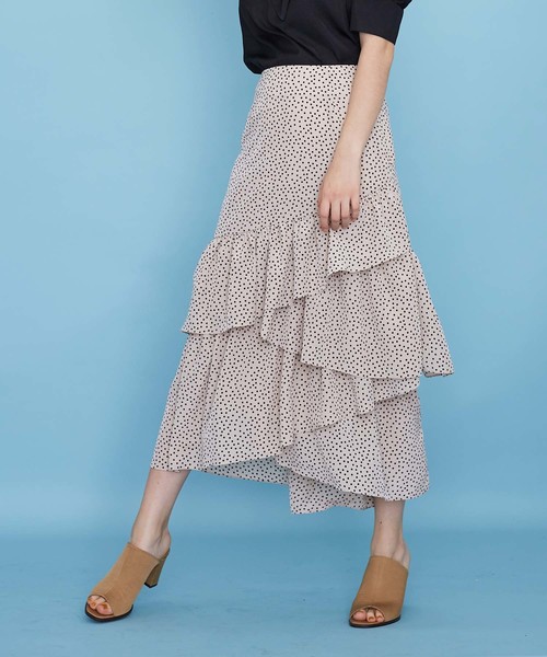UNITED TOKYO(ユナイテッドトウキョウ)の「ドットティアードスカート(スカート・レディース・ベージュ/ブラック・1)」の6枚目の写真