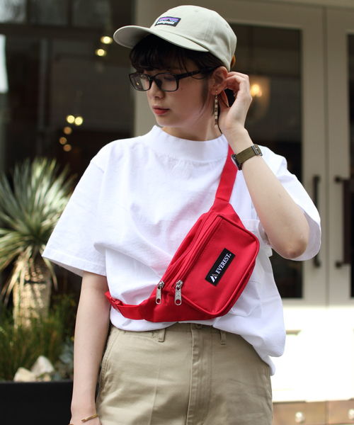 EVEREST（エベレスト）の「EVEREST / エベレスト　ウエストバッグ FUNNY PACK（ボディバッグ/ウエストポーチ・レディース・ブラック/パープル/レッド/ターコイズブルー/ブラック系その他2/カモフラージュ・FREE）」の5枚目の写真