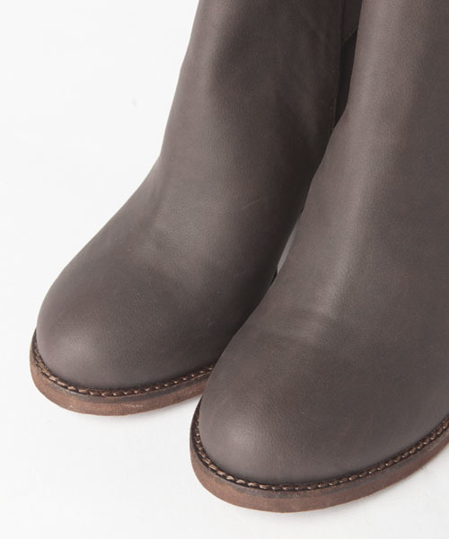 NANO universe（ナノユニバース）の「【VERY10月号掲載】NU/ベルテッドウッドヒールショートブーツ（ブーツ・レディース・ブラック/チャコールグレー/グレイッシュベージュ・36/37/38）」の8枚目の写真