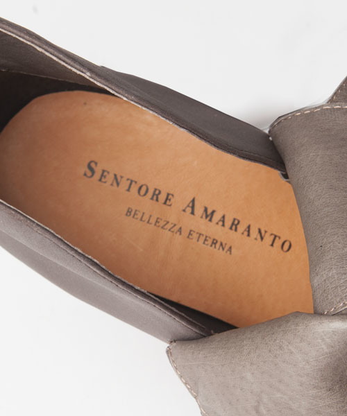 NANO universe（ナノユニバース）の「【VERY10月号掲載】NU/ベルテッドウッドヒールショートブーツ（ブーツ・レディース・ブラック/チャコールグレー/グレイッシュベージュ・36/37/38）」の9枚目の写真