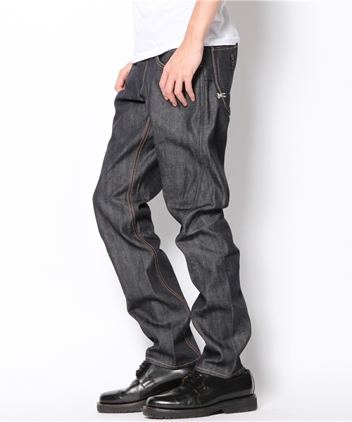 BEAMS（ビームス）の「□DENHAM / CROSSBACK（デニムパンツ・メンズ・インディゴブルー・28/29/30/31/32/33）」の2枚目の写真