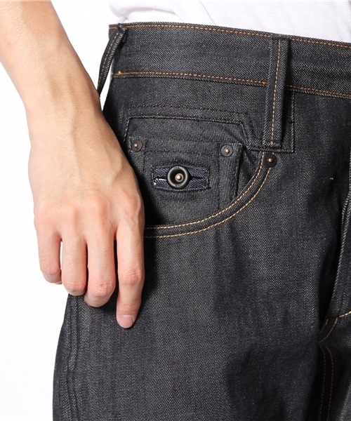 BEAMS（ビームス）の「□DENHAM / CROSSBACK（デニムパンツ・メンズ・インディゴブルー・28/29/30/31/32/33）」の6枚目の写真