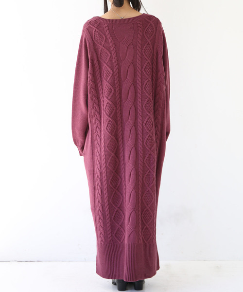 osharewalker（オシャレウォーカー）の「『アランケーブルニットワンピース』（ワンピース・レディース・ブラック/モスグリーン/プラム/アイボリー/チャコールグレー/チャコール・FREE）」の12枚目の写真