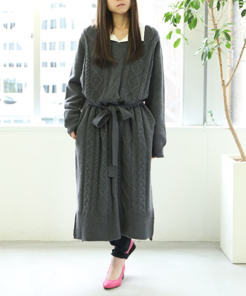 osharewalker（オシャレウォーカー）の「『アランケーブルニットワンピース』（ワンピース・レディース・ブラック/モスグリーン/プラム/アイボリー/チャコールグレー/チャコール・FREE）」の16枚目の写真