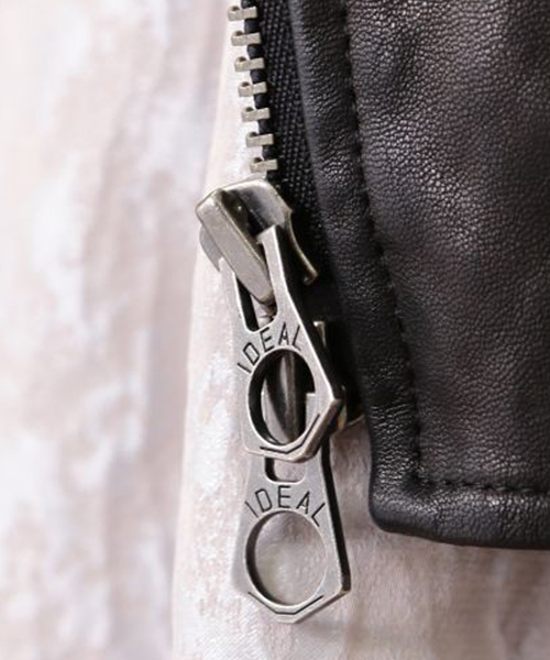 Jewel Changes(ジュエルチェンジズ)の「JCUR レザー ダブル ライダース(ライダースジャケット・レディース・ブラック・36/38)」の2枚目の写真