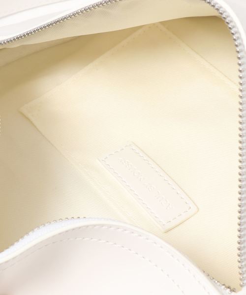 AZUL by moussy（アズールバイマウジー）の「FAKE LEATHER WAISTBAG/フェイクレザーウエストバッグ（ボディバッグ/ウエストポーチ・レディース・オフホワイト/ブラック/キャメル・FREE）」の5枚目の写真