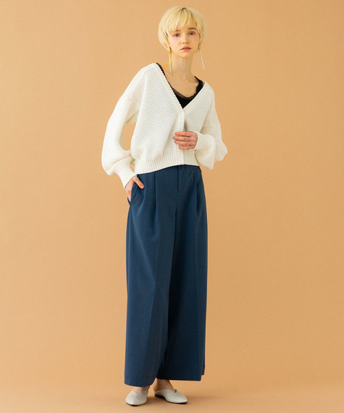 UNITED TOKYO（ユナイテッドトウキョウ）の「バルキーショートカーディガン（カーディガン/ボレロ・レディース・ホワイト/ブラック/ブルー・1）」の16枚目の写真