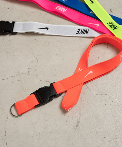 NIKE(ナイキ)の「WEGO/NIKE ランヤード(ネックレス・メンズ・ネイビー/ホワイト/ブラック/その他1/その他2/ブルー/レッド/ピンク/イエロー/ワイン・FREE)」の8枚目の写真