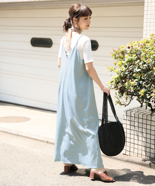 LOWRYS FARM(ローリーズファーム)の「サテンキャミワンピース 833088(ワンピース・レディース・ブラック/グリーン/アイボリー・FREE)」の16枚目の写真