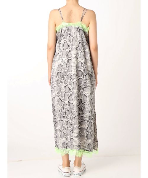 jouetie（ジュエティ）の「カラーランジェリーワンピース（ワンピース・レディース・グレー/ピンク/イエロー/ブラウン・MEDIUM）」の5枚目の写真