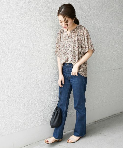 liflattie ships（リフラティ シップス）の「liflattie ships:フラワープリントギャザーブラウス（シャツ/ブラウス・レディース・ブラウン/グリーン/ナチュラル・SMALL/MEDIUM）」の12枚目の写真