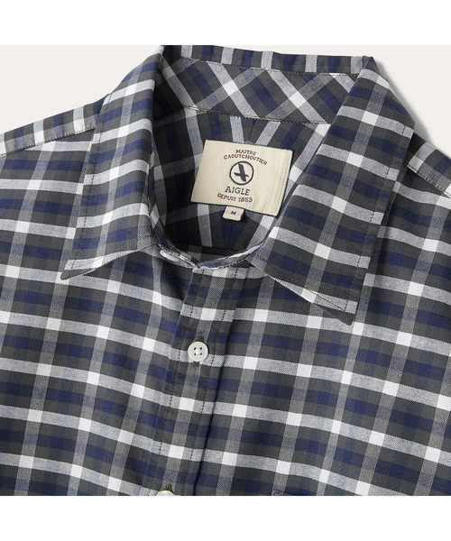 AIGLE(エーグル)の「吸水速乾 オックスフォード 長袖チェックシャツ(シャツ/ブラウス・メンズ・ブルー/ダークネイビー・MEDIUM/LARGE/SMALL/X-LARGE)」の12枚目の写真