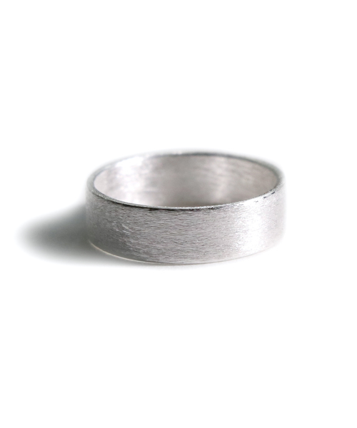 YArKA（ヤーカ）の「【YArKA/ヤーカ】silver925 5mm plane ring [pwo]/シルバー925 5ミリプレーンリング（リング・レディース・その他11/その他12/シルバー/ゴールド・#13/#11/#15/#21/#17/#19/#23/#7/#9）」の8枚目の写真