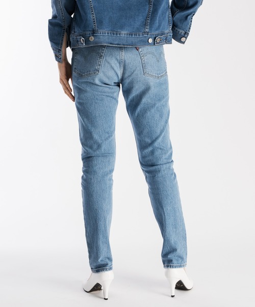 Levi's(リーバイス)の「501(R) SKINNY TANGO TAPS(デニムパンツ・レディース・ライトインディゴブルー・24inch/25inch/26inch/27inch/23inch)」の3枚目の写真