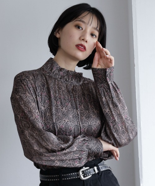 PAGEBOY(ページボーイ)の「モードペイズリーブラウス(シャツ/ブラウス・レディース・ブラック/ブラウン・FREE)」の2枚目の写真