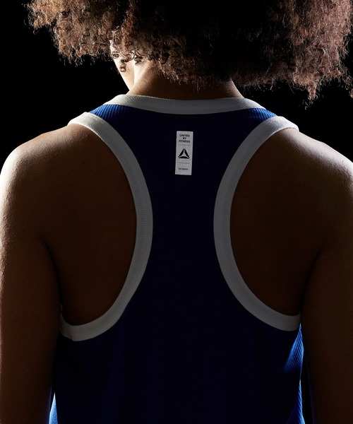Reebok(リーボック)の「レズミルズR スリーブレス Tシャツ / Les MillsR Sleeveless Tee(タンクトップ・レディース・ブルー/グレー・SMALL/MEDIUM/LARGE/X-LARGE/XX-LARGE/X-SMALL)」の4枚目の写真