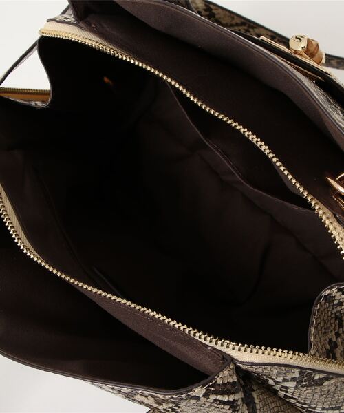 SALON de RUBAN（サロンドルヴァン）の「【SALON de RUBAN / サロン ド ルヴァン】 バンブー留め具 ハンドバッグ（ハンドバッグ・レディース・ブラック/アイボリー/ベージュ/グリーン/レッド/ダークグレー/ライトグレー/イエロー/ミント/ラベンダー/その他1/ピンク/パイソン・FREE）」の22枚目の写真