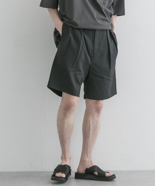 URBAN RESEARCH(アーバンリサーチ)の「T/Wタックショーツ(その他パンツ・メンズ・ベージュ系その他/ブラック・MEDIUM/LARGE)」の2枚目の写真