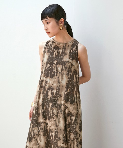 EMMA（EMMA CLOTHES）（エマ）の「【EMMA】水彩アートプリントバックオープンノースリーブワンピース（ワンピース・レディース・パープル/ブラウン/ブルー・FREE）」の20枚目の写真