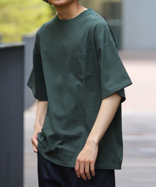 FREAK'S STORE（フリークスストア）の「WEB限定 STORATECH/ストラテック 超高機能素材 ビッグシルエットTシャツ/USAコットン/抗菌/防臭/制菌/UVカット/接触冷感/吸水速乾/サスティナブル（Tシャツ/カットソー・メンズ・ホワイト/ブラック/ダークグリーン/サックスブルー/グレイッシュベージュ・SMALL/MEDIUM/LARGE/X-LARGE）」の11枚目の写真