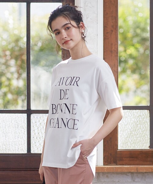 ANY SIS(エニィスィス)の「【L'aube】BIGロゴ Tシャツ(Tシャツ/カットソー・レディース・ホワイト系/ブラック系/黄土色系・4)」の2枚目の写真