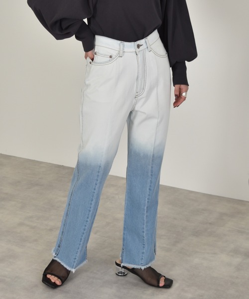 w closet（ダブルクローゼット）の「脇スリットデニムパンツ（デニムパンツ・レディース・ブラック系その他/ブルー系その他/ケミカルウォッシュ/キナリ・FREE）」の4枚目の写真