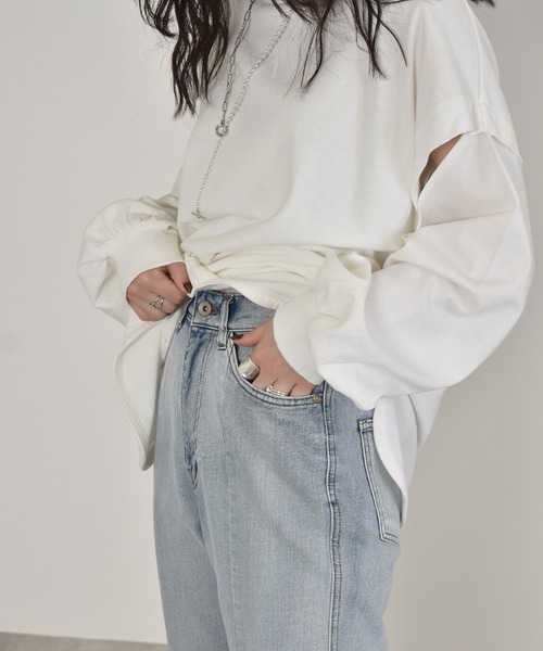 w closet（ダブルクローゼット）の「脇スリットデニムパンツ（デニムパンツ・レディース・ブラック系その他/ブルー系その他/ケミカルウォッシュ/キナリ・FREE）」の12枚目の写真