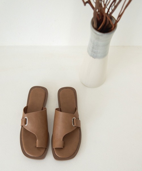 rectangle（レクタングル）の「フラットトングサンダル（サンダル・レディース・ブラック/ブラウン/アイボリー・SMALL/MEDIUM/LARGE）」の4枚目の写真