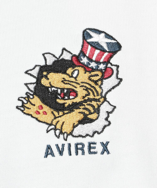 AVIREX（アヴィレックス）の「クルーネック フライングタイガー エンブロイデリー Tシャツ / SS CREW NECK FLYING TIGERS EMBROIDERY T-SHIRT（Tシャツ/カットソー・メンズ・ブラック/バーガンディー/ホワイト/エメラルド・MEDIUM/LARGE/X-LARGE/XX-LARGE）」の12枚目の写真
