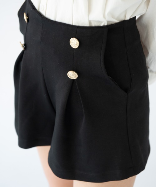 VRIA CHARME（バリアシャルム）の「デザインボタンショートパンツ（その他パンツ・レディース・ブラック/ネイビー・FREE）」の15枚目の写真