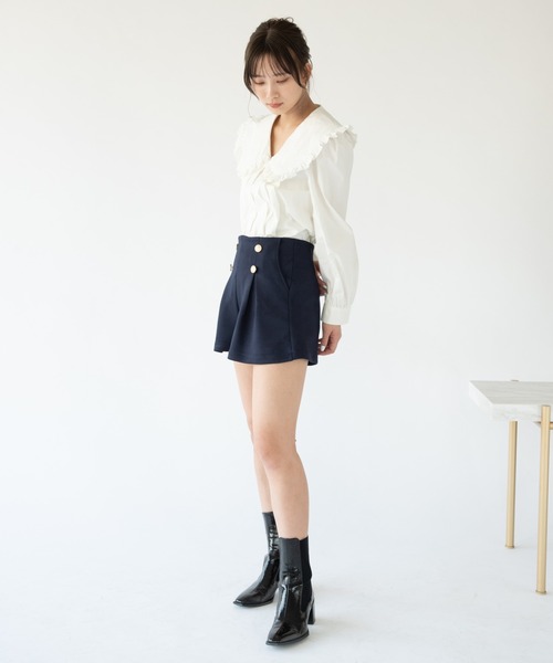 VRIA CHARME（バリアシャルム）の「デザインボタンショートパンツ（その他パンツ・レディース・ブラック/ネイビー・FREE）」の13枚目の写真