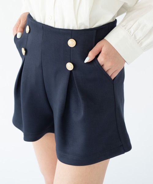 VRIA CHARME（バリアシャルム）の「デザインボタンショートパンツ（その他パンツ・レディース・ブラック/ネイビー・FREE）」の17枚目の写真