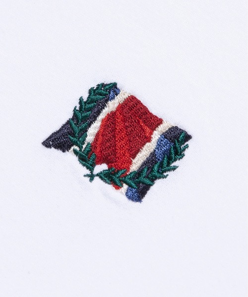 ROMANTIC CROWN(ロマンティッククラウン)の「【ROMANTIC CROWN】CEREMONY FLAG TEE / ロマンティッククラウン セレモニー テープ フラッグ Tシャツ(Tシャツ/カットソー・メンズ・ブラック/ホワイト/アイボリー・SMALL/MEDIUM/X-LARGE/LARGE)」の10枚目の写真